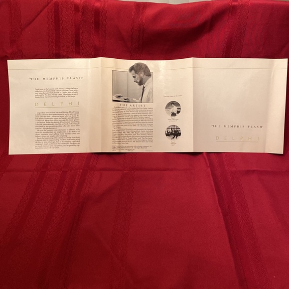 Elvis Presley: Looking at a Legend Delphi Collector Plate - 8 1/2” - Picture 5 of 7